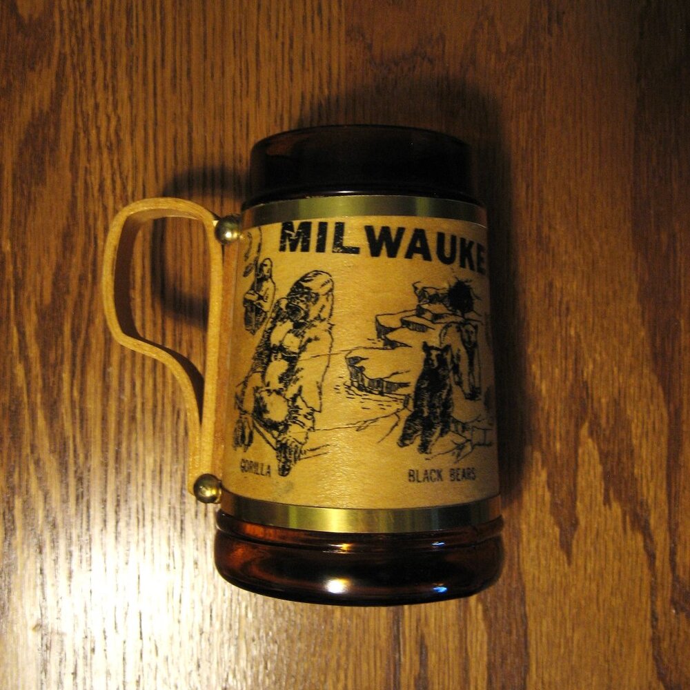Milwaukee County Zoo collectible mug